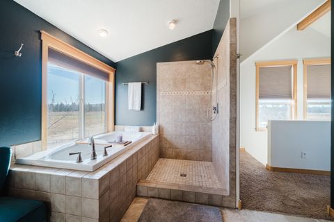 Tiny photo for 24605 Dodds Road, Bend, OR 97701 (MLS # 220213430)