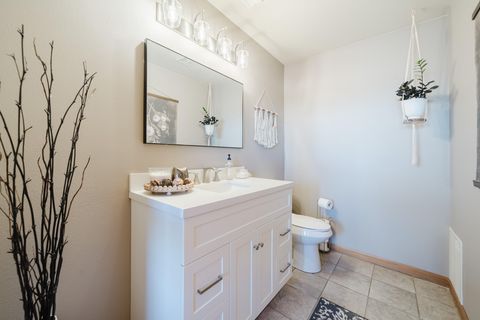 Tiny photo for 24605 Dodds Road, Bend, OR 97701 (MLS # 220213430)