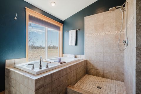 Tiny photo for 24605 Dodds Road, Bend, OR 97701 (MLS # 220213430)