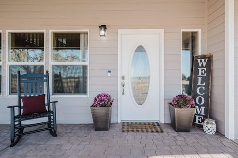 Tiny photo for 24605 Dodds Road, Bend, OR 97701 (MLS # 220213430)