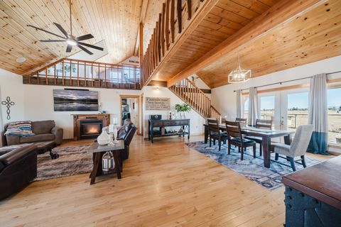 Tiny photo for 24605 Dodds Road, Bend, OR 97701 (MLS # 220213430)