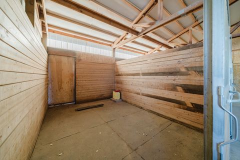 Tiny photo for 24605 Dodds Road, Bend, OR 97701 (MLS # 220213430)