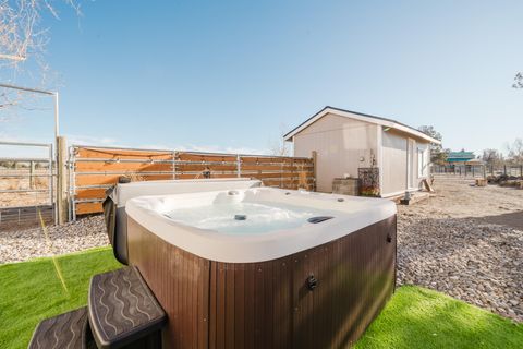 Tiny photo for 24605 Dodds Road, Bend, OR 97701 (MLS # 220213430)