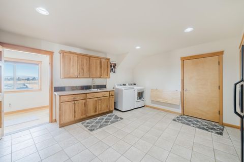 Tiny photo for 24605 Dodds Road, Bend, OR 97701 (MLS # 220213430)