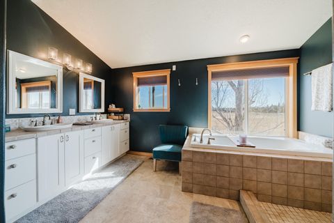 Tiny photo for 24605 Dodds Road, Bend, OR 97701 (MLS # 220213430)