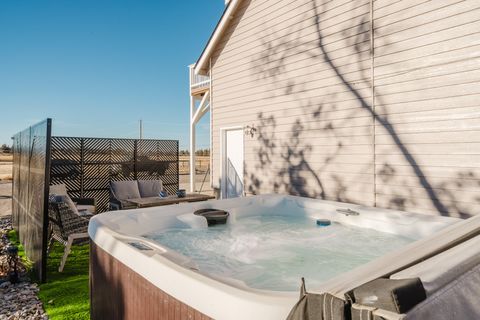 Tiny photo for 24605 Dodds Road, Bend, OR 97701 (MLS # 220213430)