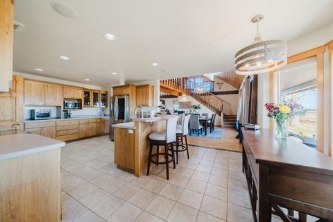 Tiny photo for 24605 Dodds Road, Bend, OR 97701 (MLS # 220213430)