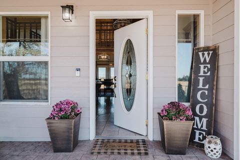 Tiny photo for 24605 Dodds Road, Bend, OR 97701 (MLS # 220213430)