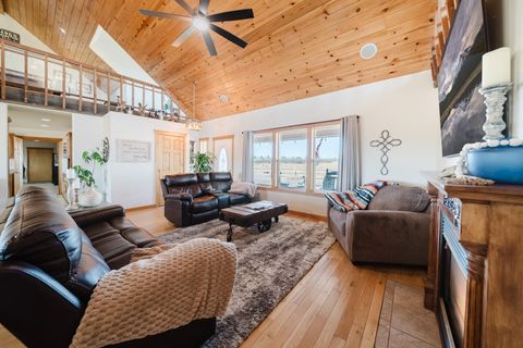 Tiny photo for 24605 Dodds Road, Bend, OR 97701 (MLS # 220213430)