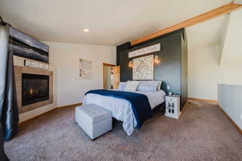 Tiny photo for 24605 Dodds Road, Bend, OR 97701 (MLS # 220213430)