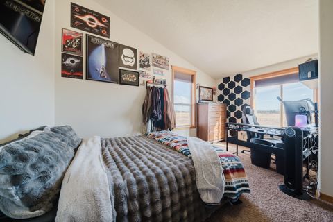 Tiny photo for 24605 Dodds Road, Bend, OR 97701 (MLS # 220213430)