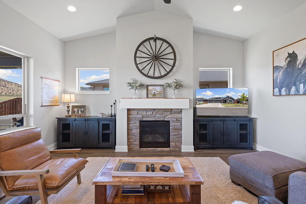 Ochoco Pointe - Residential