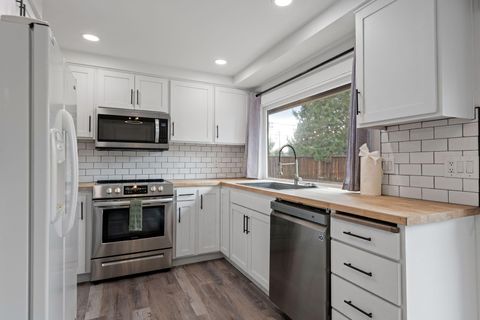 Tiny photo for 63617 High Standard Drive, Bend, OR 97701 (MLS # 220219396)