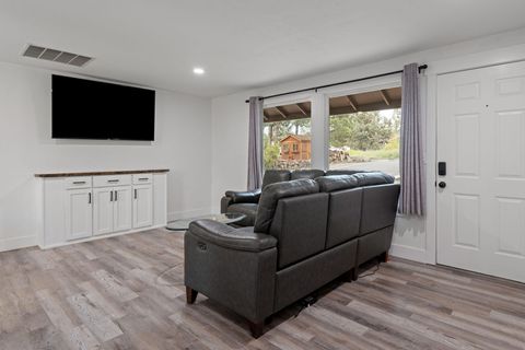 Tiny photo for 63617 High Standard Drive, Bend, OR 97701 (MLS # 220219396)