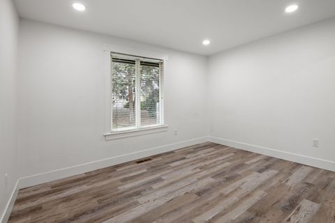 Tiny photo for 63617 High Standard Drive, Bend, OR 97701 (MLS # 220219396)