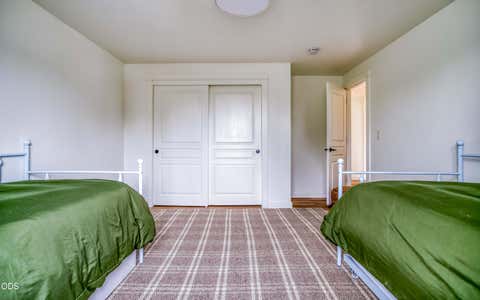 Tiny photo for 19658 Harvard Place, Bend, OR 97702 (MLS # 220226912)