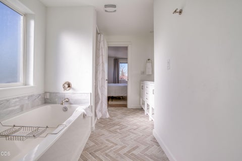 Tiny photo for 19658 Harvard Place, Bend, OR 97702 (MLS # 220226912)