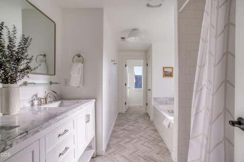 Tiny photo for 19658 Harvard Place, Bend, OR 97702 (MLS # 220226912)