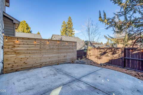 Tiny photo for 19658 Harvard Place, Bend, OR 97702 (MLS # 220226912)