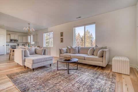 Tiny photo for 19658 Harvard Place, Bend, OR 97702 (MLS # 220226912)