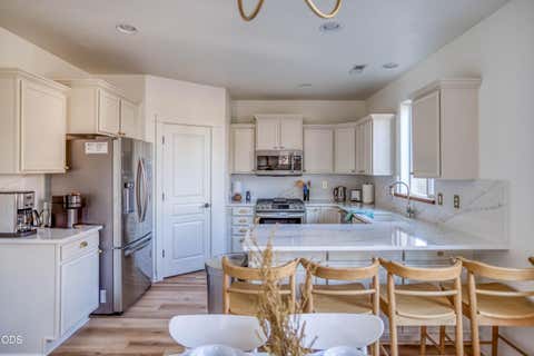 Tiny photo for 19658 Harvard Place, Bend, OR 97702 (MLS # 220226912)