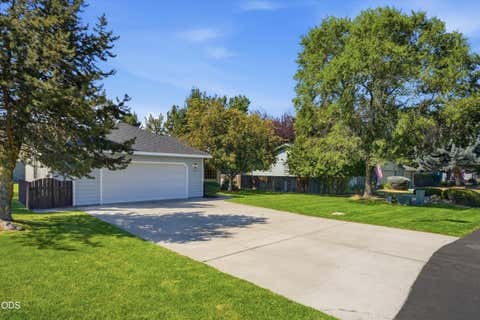 Tiny photo for 3389 NE Stonebrook Loop, Bend, OR 97701 (MLS # 220226689)