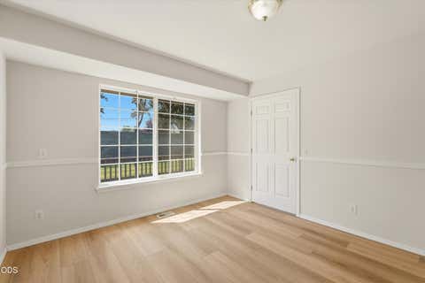 Tiny photo for 3389 NE Stonebrook Loop, Bend, OR 97701 (MLS # 220226689)