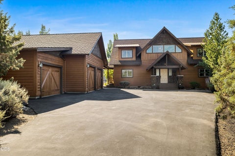Photo of 15510 SW Wooden Trestle Court, Powell Butte, OR 97753 (MLS # 220227136)