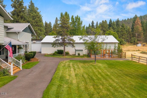 Tiny photo for 9110 Ben Kerns Road, Klamath Falls, OR 97601 (MLS # 220227019)