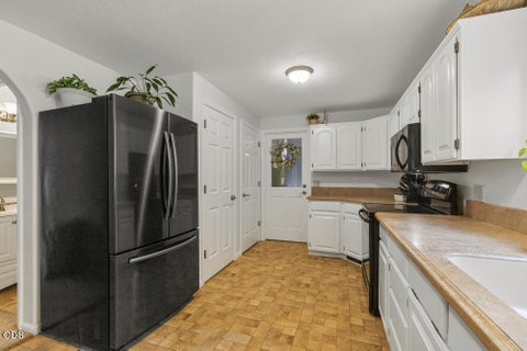 Tiny photo for 9110 Ben Kerns Road, Klamath Falls, OR 97601 (MLS # 220227019)