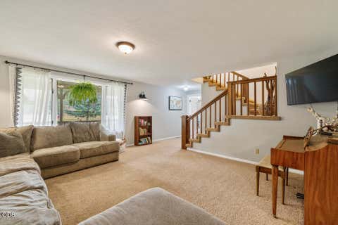 Tiny photo for 9110 Ben Kerns Road, Klamath Falls, OR 97601 (MLS # 220227019)