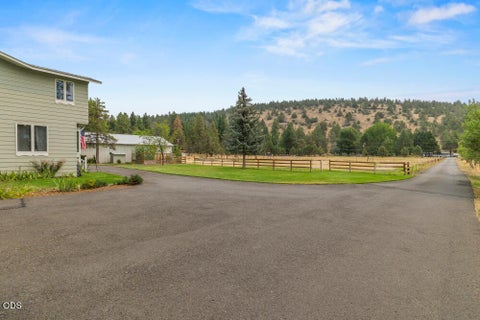 Tiny photo for 9110 Ben Kerns Road, Klamath Falls, OR 97601 (MLS # 220227019)