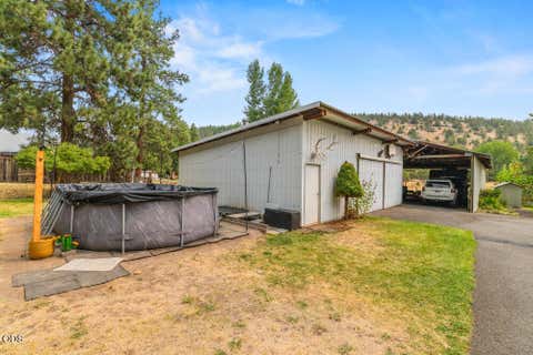 Tiny photo for 9110 Ben Kerns Road, Klamath Falls, OR 97601 (MLS # 220227019)