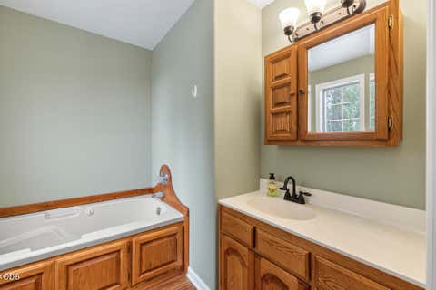 Tiny photo for 9110 Ben Kerns Road, Klamath Falls, OR 97601 (MLS # 220227019)