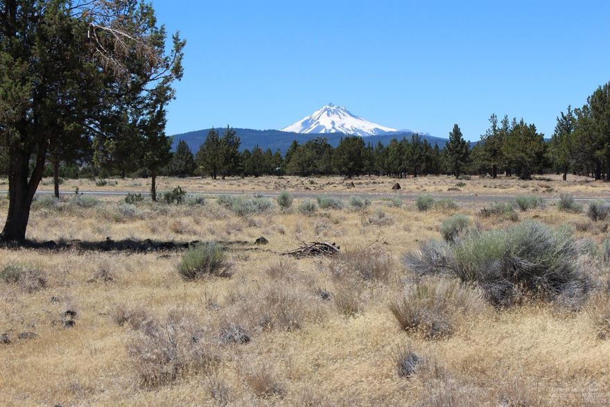 Aviators dream for family recreation w/865 ft. of airstrip frontage. Located in 3 Rivers Rec, a gated community, off-the-grid on Lake Billy Chinook. Buildable vacant land waiting to be developed as a camp site or build to suit. Fly in and enjoy all that Central Oregon & 3 Rivers has to offer. Airport Identifier: OG00.