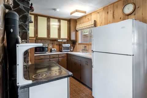 Tiny photo for 52027 Old Wickiup Road, La Pine, OR 97739 (MLS # 220209879)
