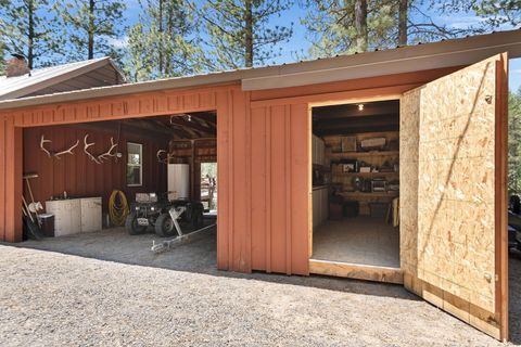 Tiny photo for 52027 Old Wickiup Road, La Pine, OR 97739 (MLS # 220209879)