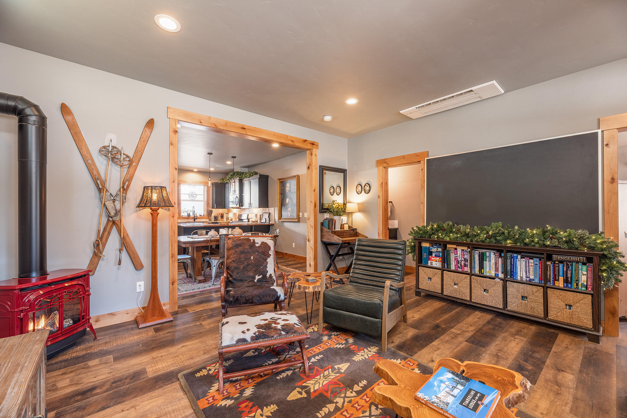 930 E Desperado Trail