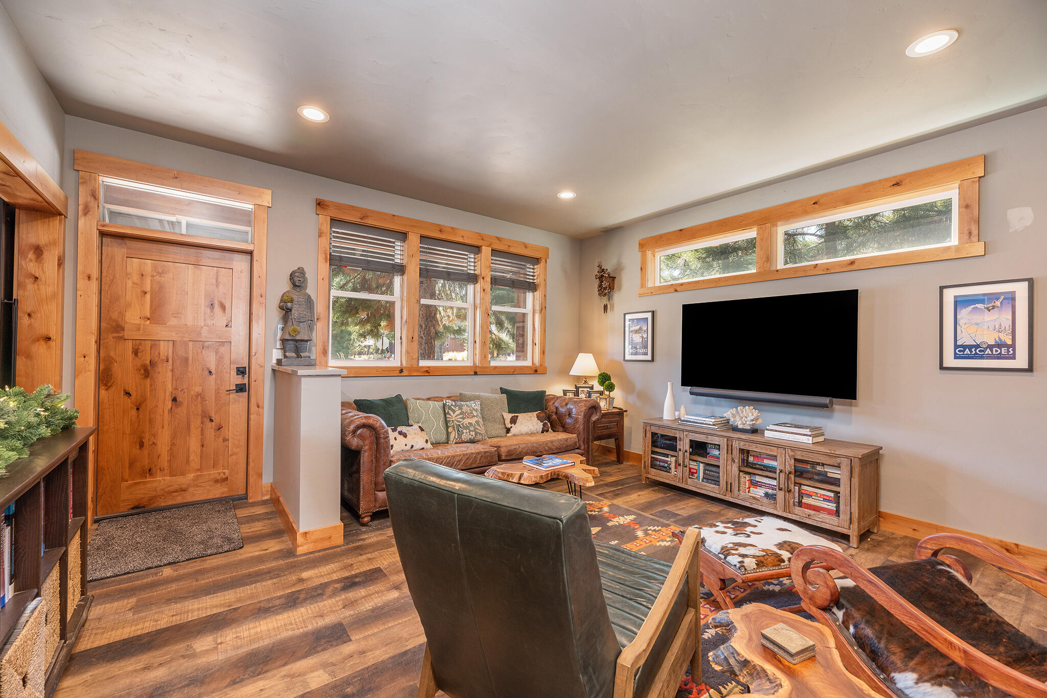 930 E Desperado Trail