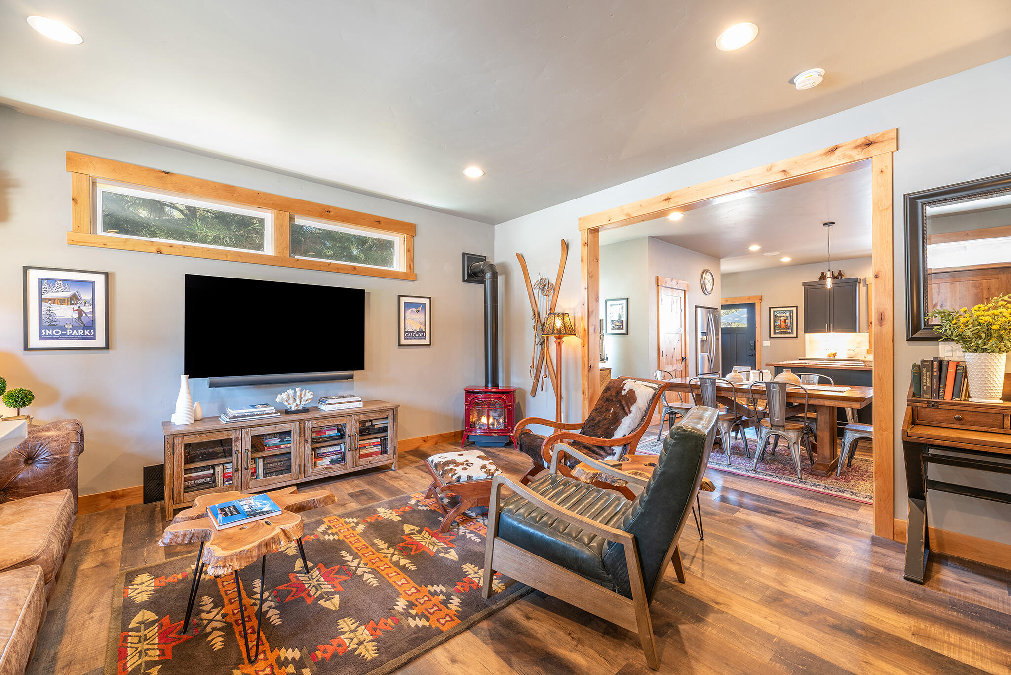 930 E Desperado Trail