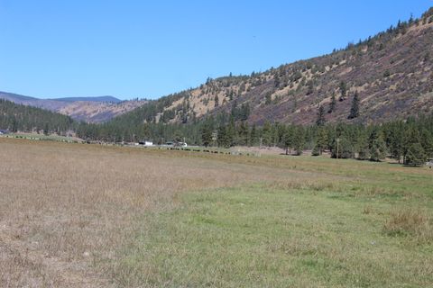 Tiny photo for 12046 Old Fort Road, Klamath Falls, OR 97601 (MLS # 220216669)