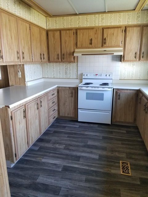 Tiny photo for 12046 Old Fort Road, Klamath Falls, OR 97601 (MLS # 220216669)