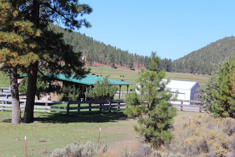 Tiny photo for 12046 Old Fort Road, Klamath Falls, OR 97601 (MLS # 220216669)