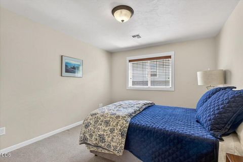 Tiny photo for 345 Fair Oaks Avenue, Ashland, OR 97520 (MLS # 220222972)