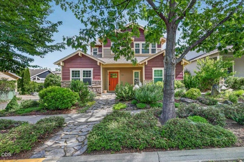 Photo of 345 Fair Oaks Avenue, Ashland, OR 97520 (MLS # 220222972)