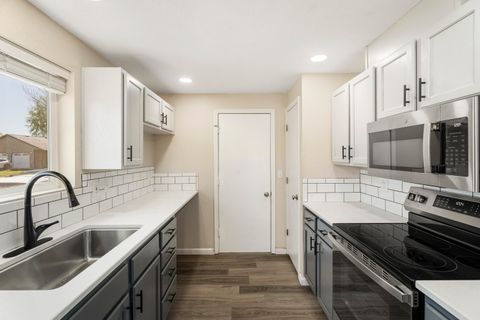 Tiny photo for 2827 SW Pumice Avenue, Redmond, OR 97756 (MLS # 220220007)