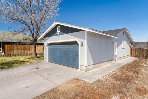 Tiny photo for 2827 SW Pumice Avenue, Redmond, OR 97756 (MLS # 220220007)