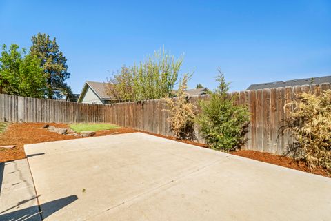 Tiny photo for 2827 SW Pumice Avenue, Redmond, OR 97756 (MLS # 220220007)