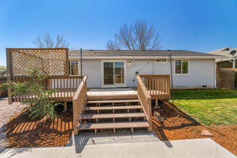 Tiny photo for 2827 SW Pumice Avenue, Redmond, OR 97756 (MLS # 220220007)
