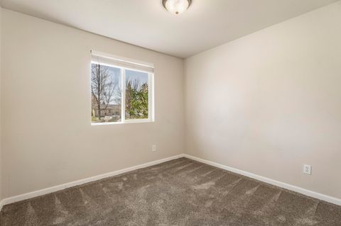 Tiny photo for 2827 SW Pumice Avenue, Redmond, OR 97756 (MLS # 220220007)
